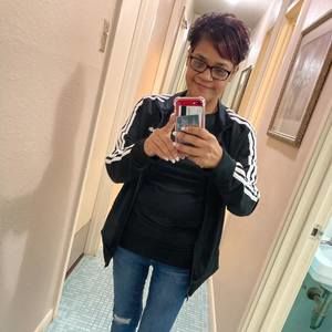 Meet your Posher, Valerie